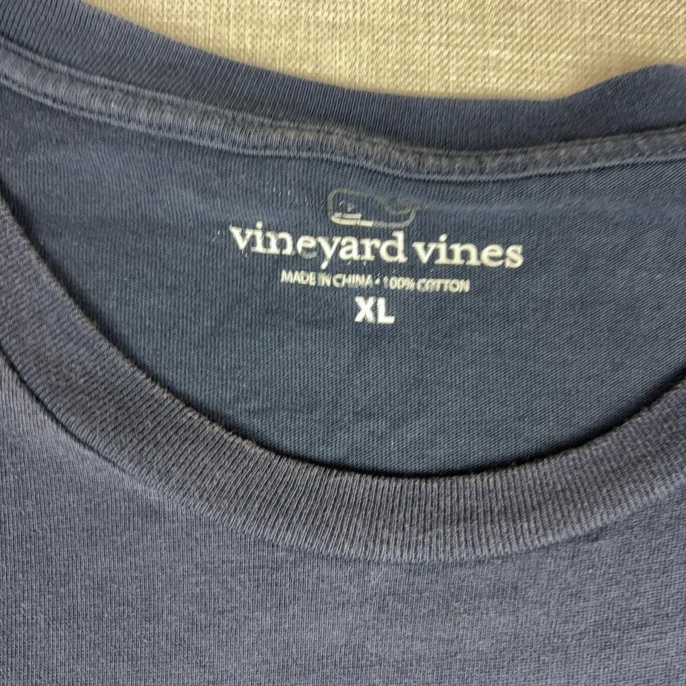 Vineyard Vines Shirt Mens XL Blue Martha's Vineyard Whale Graphic Pocket Tee
